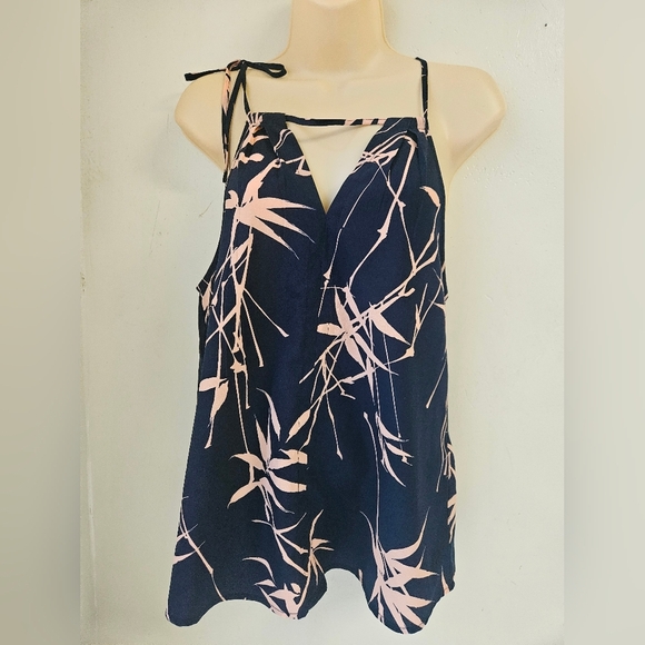 Banana Republic- Top Women's XS Navy and Pink Floral . - Picture 1 of 5